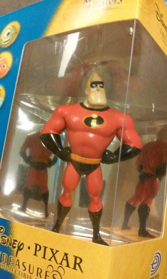 Disney Pixar Treasures Trading Cards Box with Mr. Incredible Figure