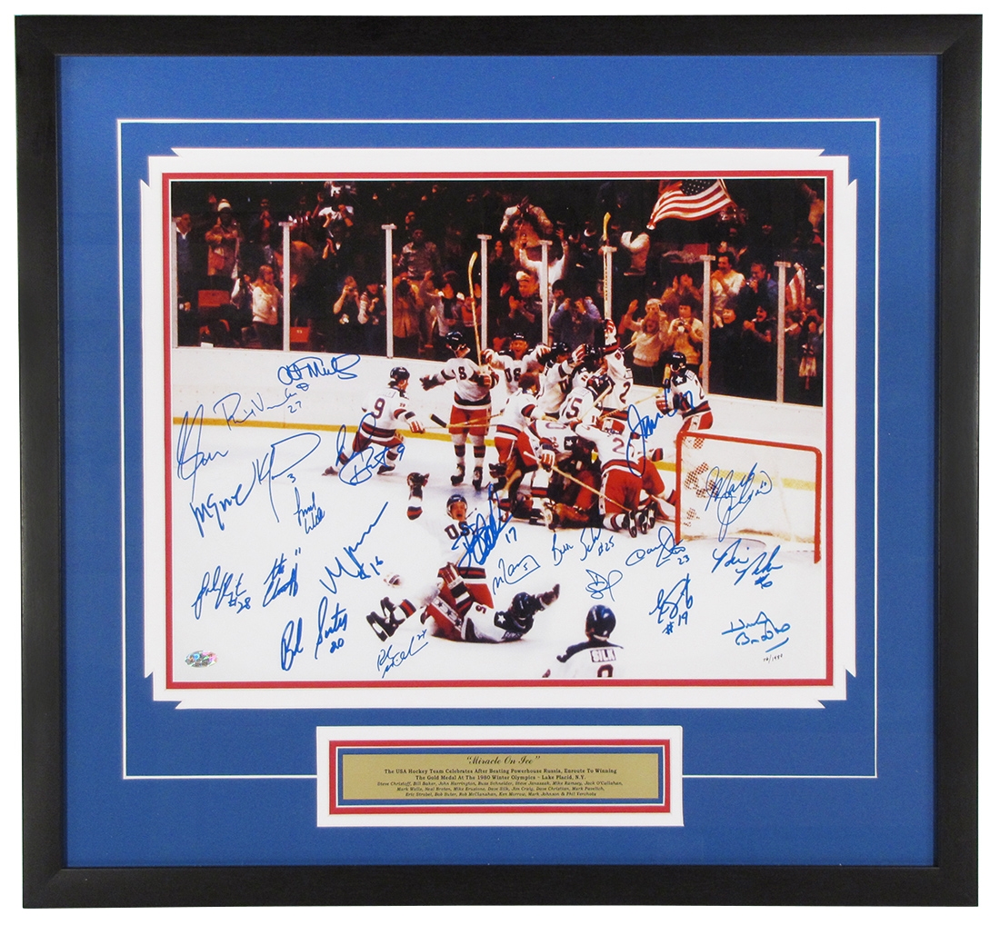1980 Team USA "Miracle on Ice" Autographed 16x20 Photo w/ Herb Brooks (Pro Sport Auth) DA Card