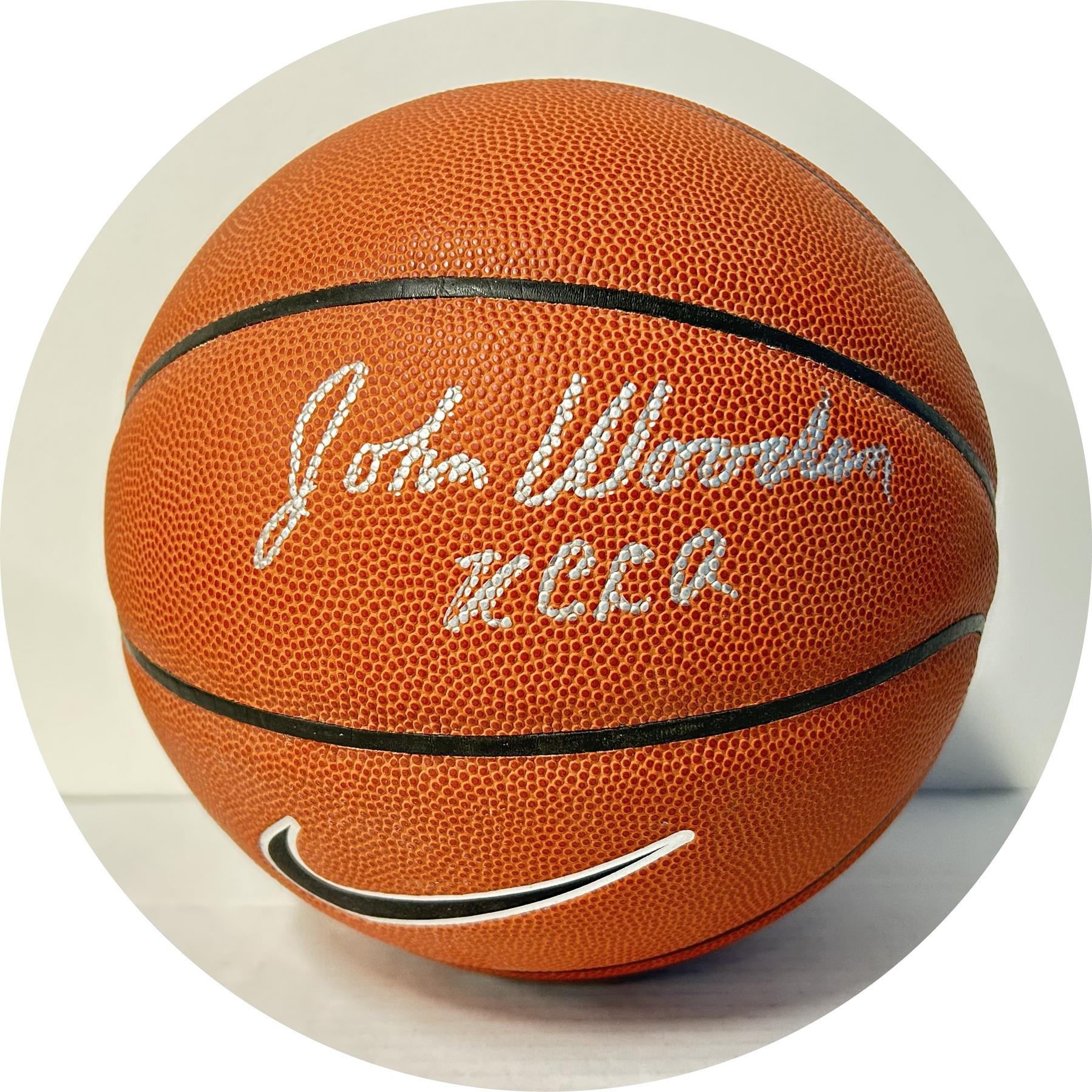 【Johnページ】 John Wooden Autographed Nike Basketball JSA CE31072 (Reed Buy